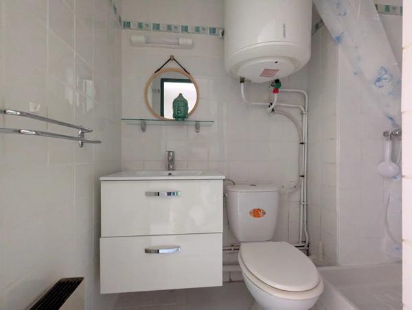 Studio rénové et très lumineux à Lamalou les Bains