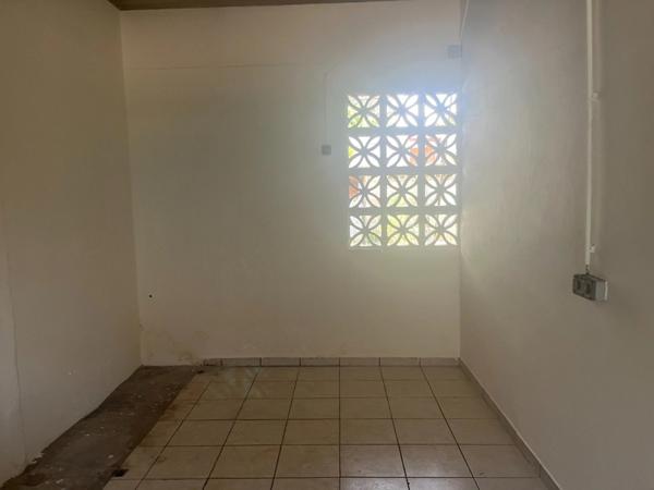 Local/bureau à louer KOUROU (973)