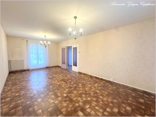 COURVILLE SUR EURE (28190) Maison de plain pied, 2 chambres ( possibilité d'avoir une troisième), sous-sol total, terrain clos