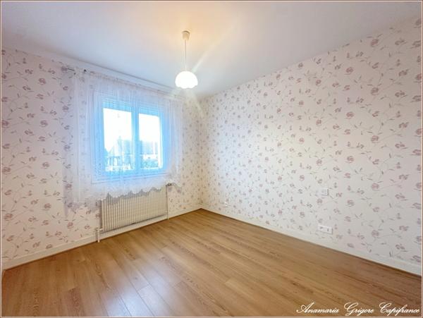 COURVILLE SUR EURE (28190) Maison de plain pied, 2 chambres ( possibilité d'avoir une troisième), sous-sol total, terrain clos