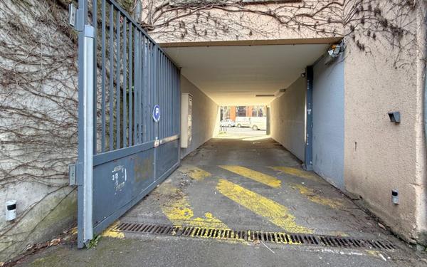 Stationnement à vendre    12 m2 Toulouse