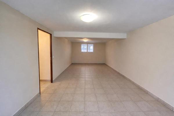 A vendre, maison à fort potentiel située à CHAMPCEVINEL 24750