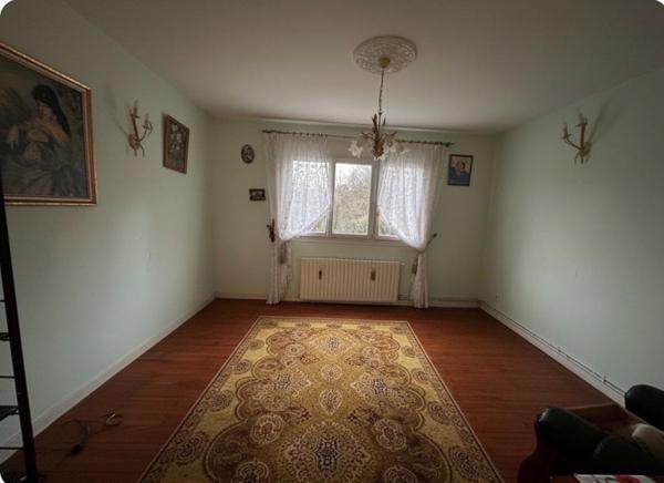 A vendre, maison à fort potentiel située à CHAMPCEVINEL 24750