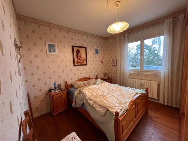 A vendre, maison à fort potentiel située à CHAMPCEVINEL 24750