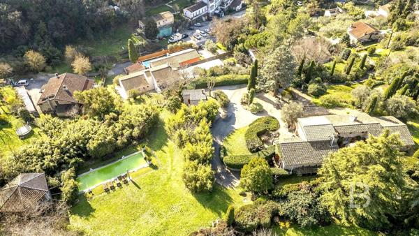 Mas provençal en pierre à la vente à Mougins avec vue panoramique