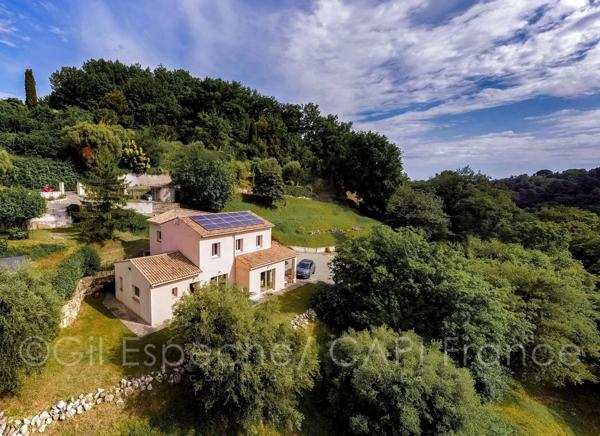 Maison familiale moderne 5 chambres sur terrain de 8000 m² VENCE (06)