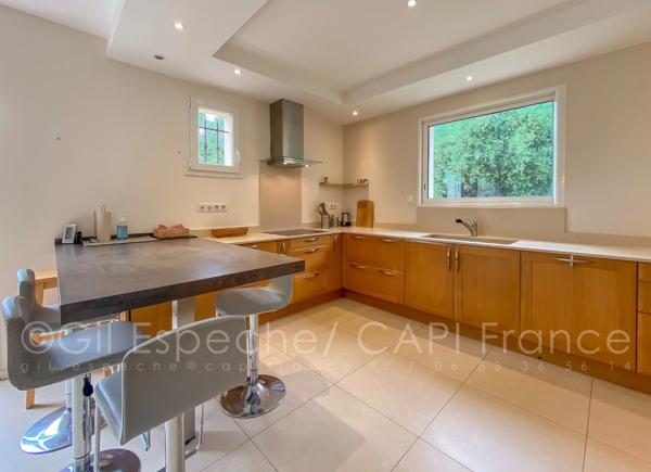 Maison familiale moderne 5 chambres sur terrain de 8000 m² VENCE (06)