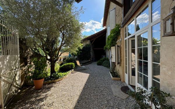 Maison à vendre    5 pièces •  Génissieux