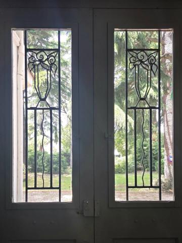 Demeure des années 30 dans un joli parc arborée avec piscine