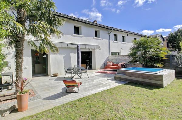 Les echets (01700) Corps de ferme 140m2 4 chambres avec Jardin au calme