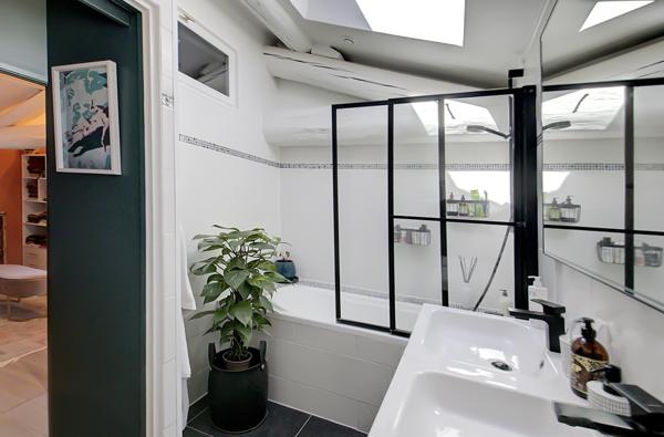 Les echets (01700) Corps de ferme 140m2 4 chambres avec Jardin au calme