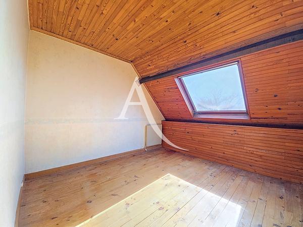 À VENDRE Maison 8 Pièces avec Appartement 2 pièces VERRIERES LE BUISSON