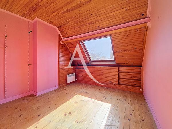 À VENDRE Maison 8 Pièces avec Appartement 2 pièces VERRIERES LE BUISSON