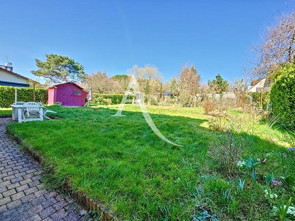 À VENDRE Maison 8 Pièces avec Appartement 2 pièces VERRIERES LE BUISSON