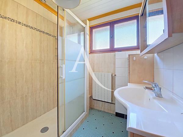 À VENDRE Maison 8 Pièces avec Appartement 2 pièces VERRIERES LE BUISSON