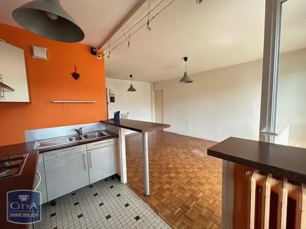 Appartement à louer 2 pièces 47.67m² Poitiers (86000)