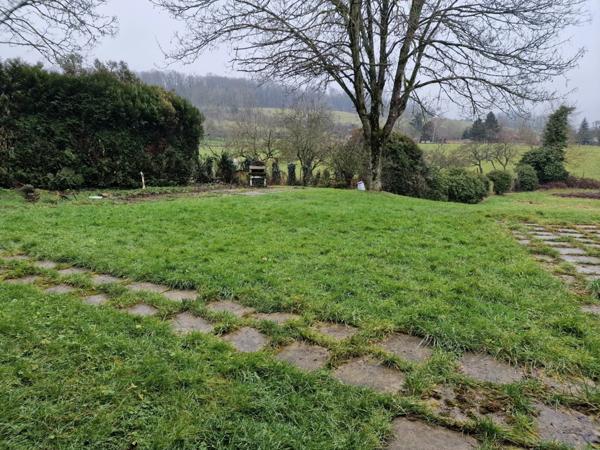 Secteur VEZELISE (54) Ensemble de 2 Fermes et dépendances à rénover / 1000 m2 env Terrain