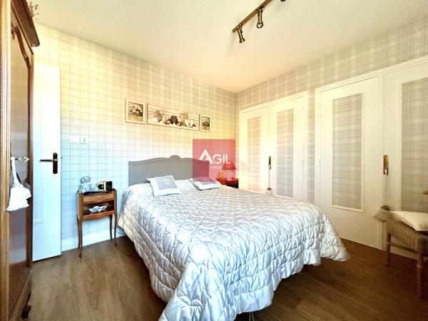 EYBENS - T3 AVEC GRAND BALCON, CAVE ET GARAGE.