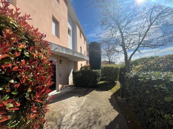MARSEILLE Château-Gombert – INVESTISSEMENT SECURISE : T2 LOUE 37m2 + BALCON + PLACE DE PARKING