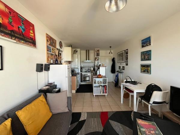 MARSEILLE Château-Gombert – INVESTISSEMENT SECURISE : T2 LOUE 37m2 + BALCON + PLACE DE PARKING