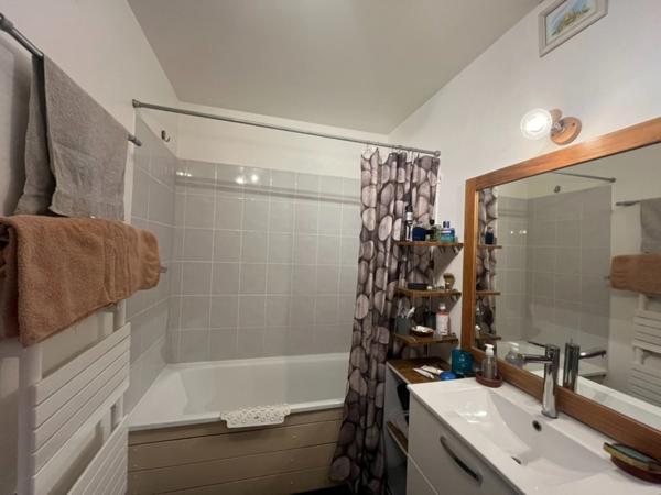 MARSEILLE Château-Gombert – INVESTISSEMENT SECURISE : T2 LOUE 37m2 + BALCON + PLACE DE PARKING