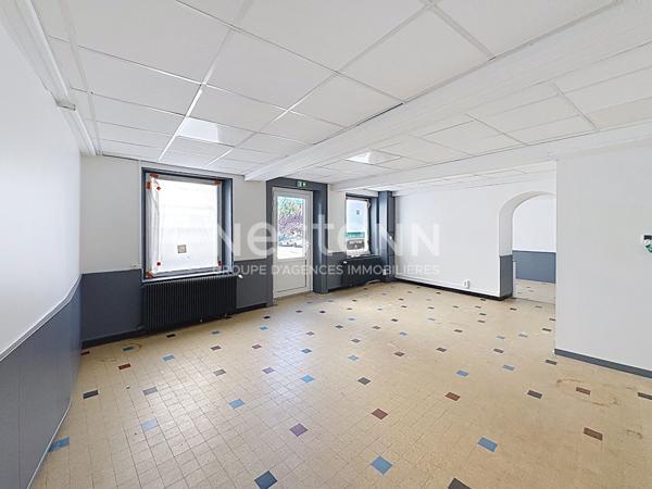 Local commercial de 75 m2 dans centre de Saint Just Malmont