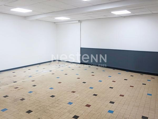 Local commercial de 75 m2 dans centre de Saint Just Malmont