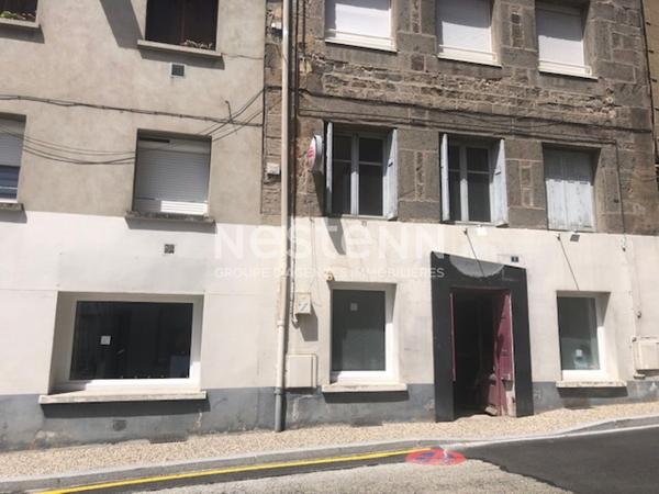 Local commercial de 75 m2 dans centre de Saint Just Malmont