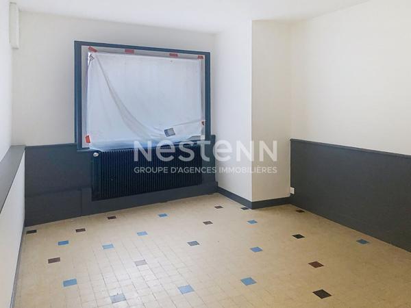 Local commercial de 75 m2 dans centre de Saint Just Malmont