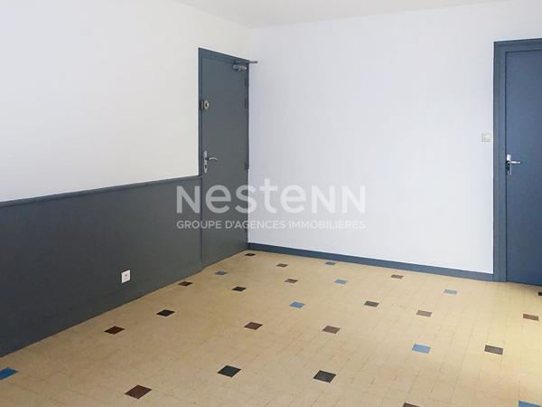 Local commercial de 75 m2 dans centre de Saint Just Malmont