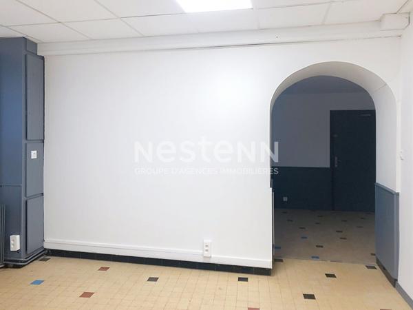 Local commercial de 75 m2 dans centre de Saint Just Malmont