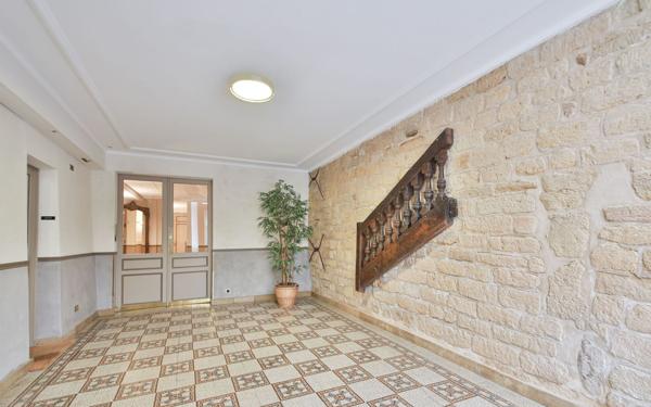 Appartement à vendre    2 pièces • 35,08 m2 Paris 1