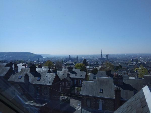Spacieux meublé de 50m2 au sol avec place de parking