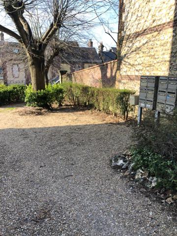 Spacieux meublé de 50m2 au sol avec place de parking