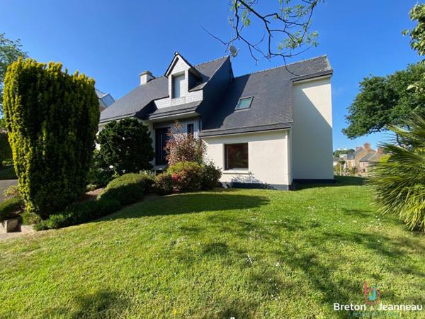 Maison à Fougères garage, commerces proches