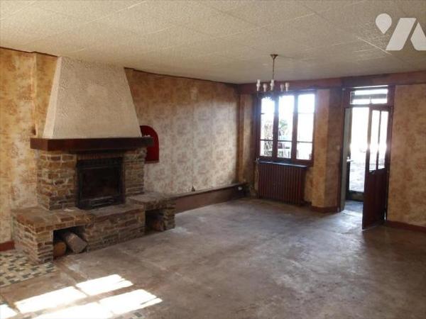 BOUSSAC (23) CREUSE, A vendre dans une rue très calme du quartier historique de la ville cette ...