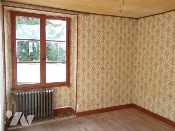 BOUSSAC (23) CREUSE, A vendre dans une rue très calme du quartier historique de la ville cette ...