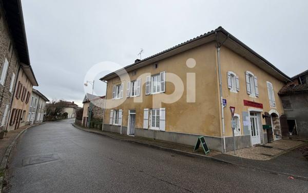 Immeuble à vendre    4 pièces • 182,62 m2 Vayres