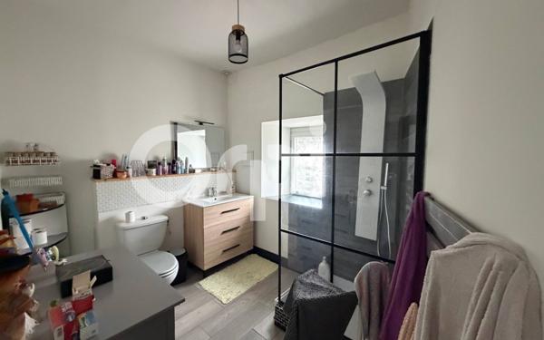 Immeuble à vendre    4 pièces • 182,62 m2 Vayres