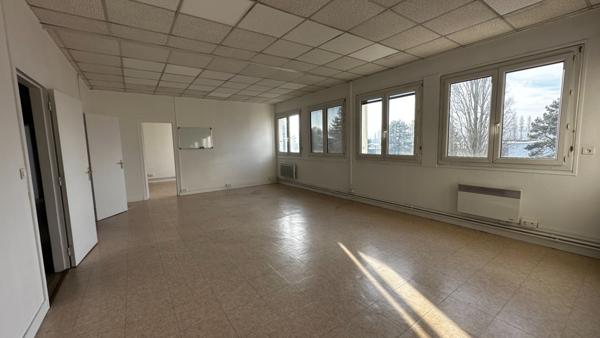 Locaux d'activité de 1 145 m2 à vendre sur une parcelle de 3 765 m2, zone d'activités de Nogent Sur Oise