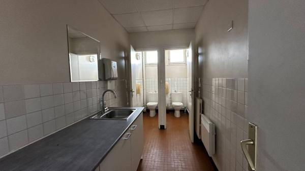 Locaux d'activité de 1 145 m2 à vendre sur une parcelle de 3 765 m2, zone d'activités de Nogent Sur Oise