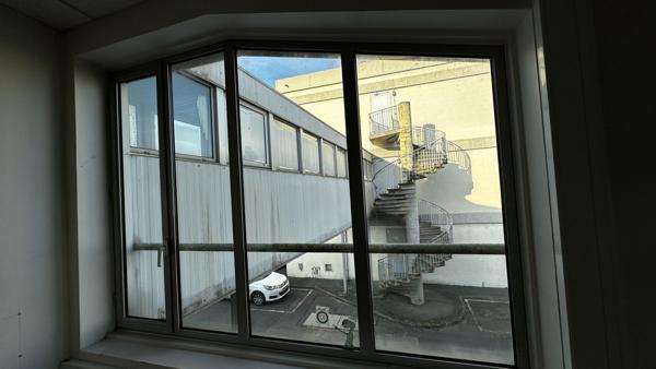 Locaux d'activité de 1 145 m2 à vendre sur une parcelle de 3 765 m2, zone d'activités de Nogent Sur Oise