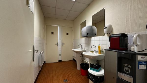 Locaux d'activité de 1 145 m2 à vendre sur une parcelle de 3 765 m2, zone d'activités de Nogent Sur Oise