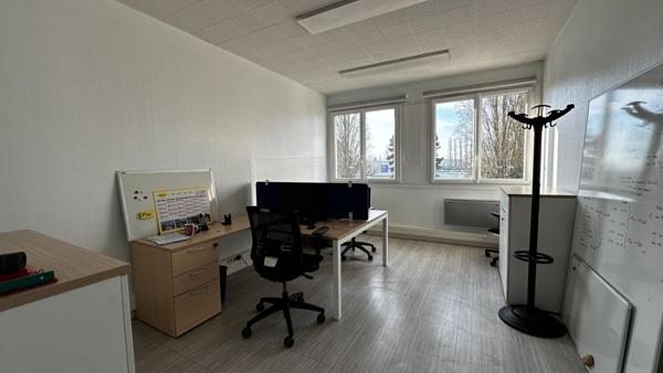 Locaux d'activité de 1 145 m2 à vendre sur une parcelle de 3 765 m2, zone d'activités de Nogent Sur Oise