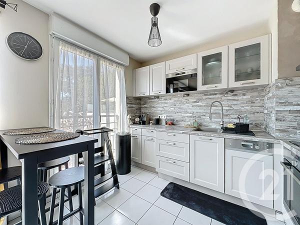 Appartement F4 à vendre  4 pièces - 72,42 m2 MONTFERMEIL - 93