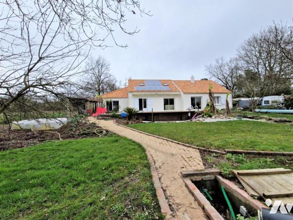 PORNIC, en lieu-dit proche lycée, grande maison de famille bien exposée