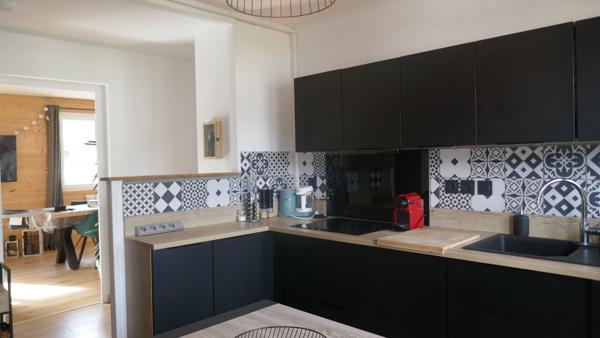 FAVERGES. APPARTEMENT 3 PIECES AVEC CAVE