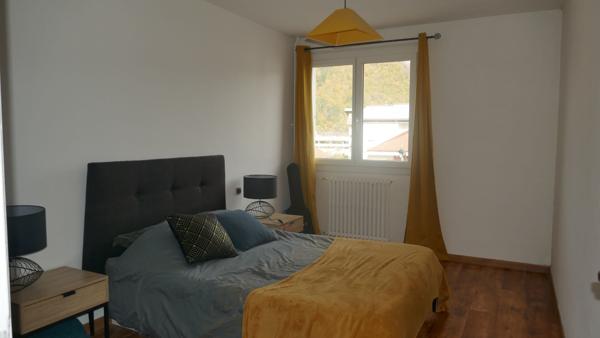 FAVERGES. APPARTEMENT 3 PIECES AVEC CAVE