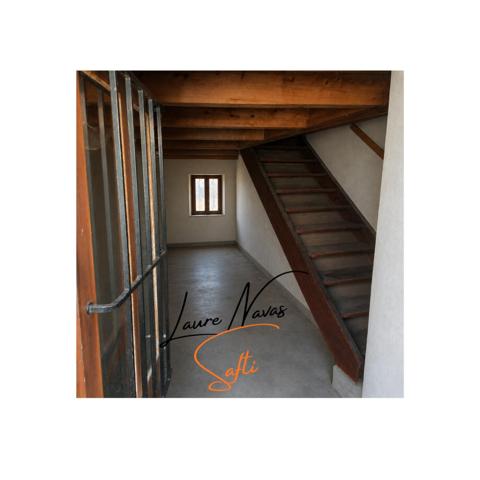 Tombez sous le charme de cette grande propriété avec sa petite maison annexe, parfaite pour un gîte, cuisine d'été, atelier ou espace invité.