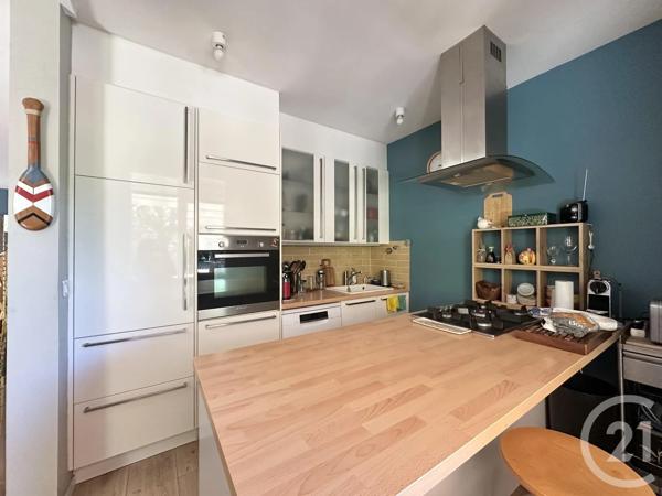 Maison à vendre  3 pièces - 145 m 2   ST CYR SUR MER  - 83